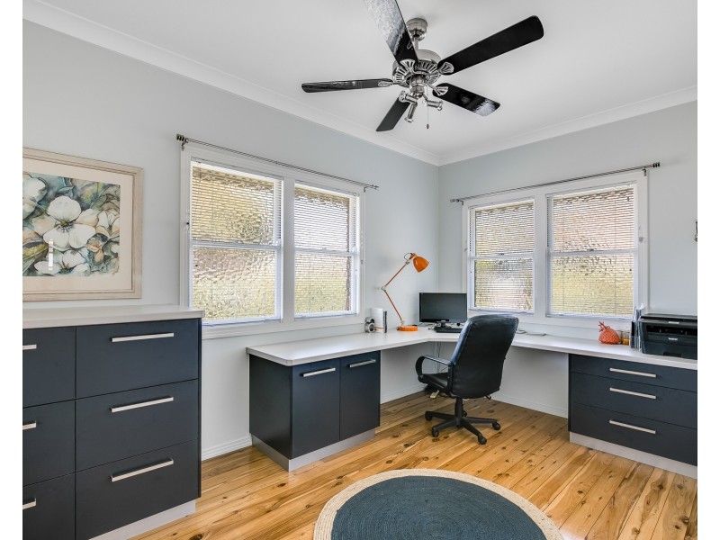 15 Charlotte Street, Newtown QLD 4350