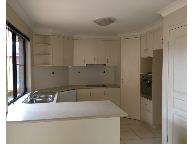 2/87 Kearney Street, Kearneys Spring QLD 4350