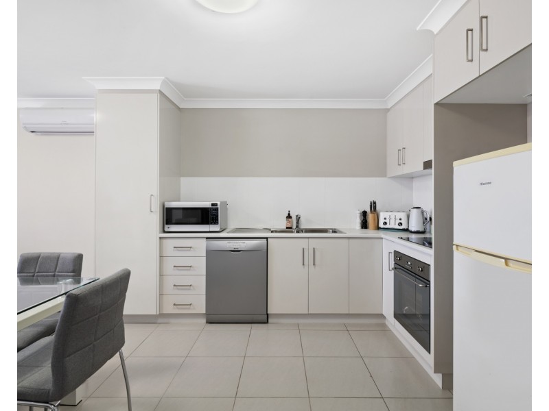 3/37 Boyett Street, Centenary Heights QLD 4350