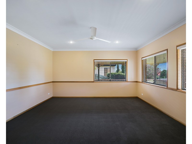 8 St Andrews Court, Middle Ridge QLD 4350