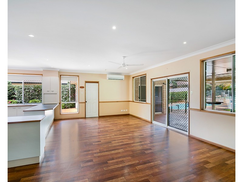 8 St Andrews Court, Middle Ridge QLD 4350