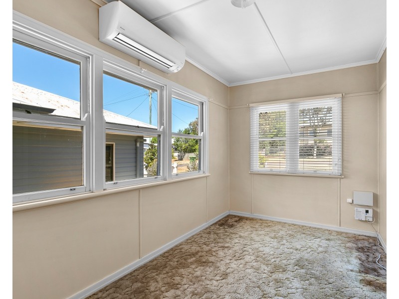 15 Tolmie Street, South Toowoomba QLD 4350