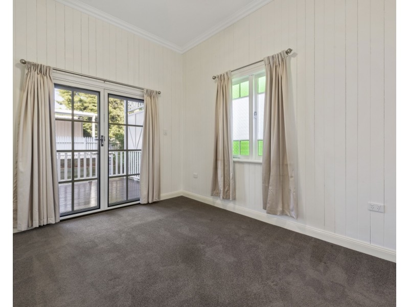 23a Glendower Street, Mount Lofty QLD 4350
