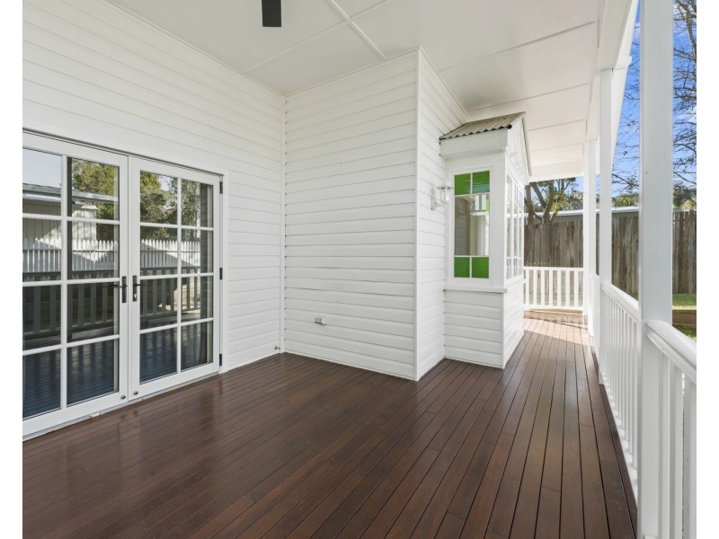 23a Glendower Street, Mount Lofty QLD 4350