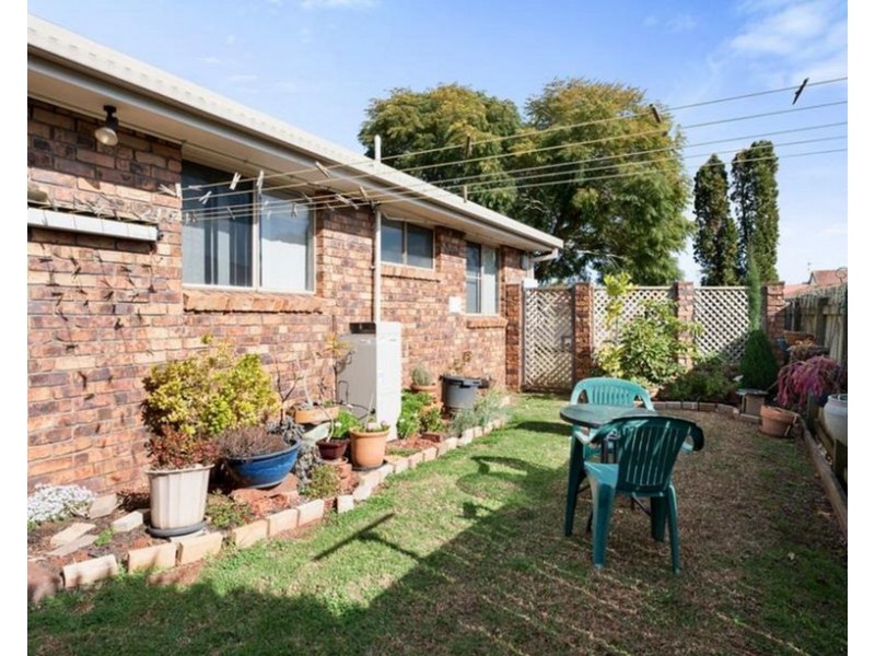 1/10 Carmen Street, Kearneys Spring QLD 4350