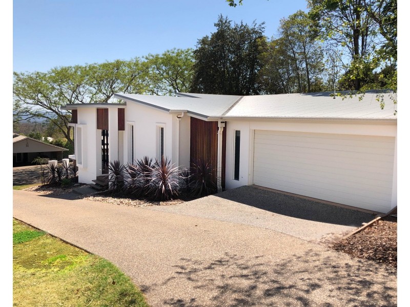 44 Harvey Street, Mount Lofty QLD 4350