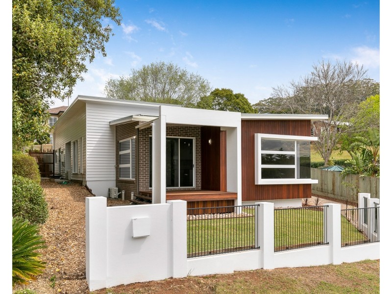 44 Harvey Street, Mount Lofty QLD 4350