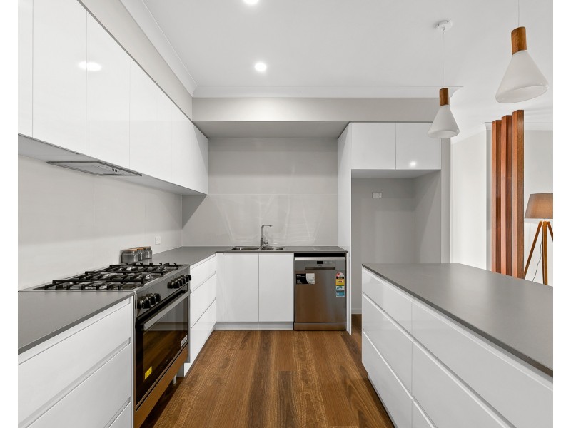 44 Harvey Street, Mount Lofty QLD 4350