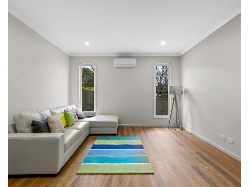 44 Harvey Street, Mount Lofty QLD 4350