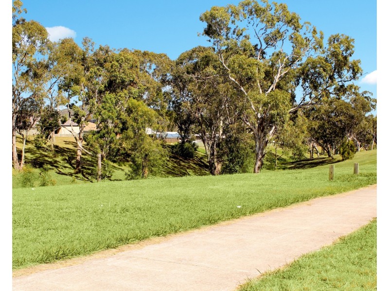 11 Kurrawa Crescent, Glenvale QLD 4350