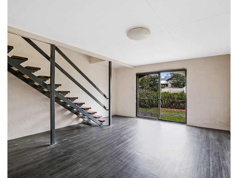 4/203 Campbell Street, Newtown QLD 4350