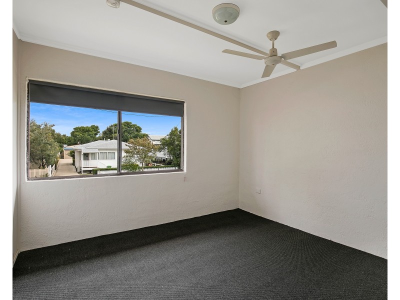 4/203 Campbell Street, Newtown QLD 4350
