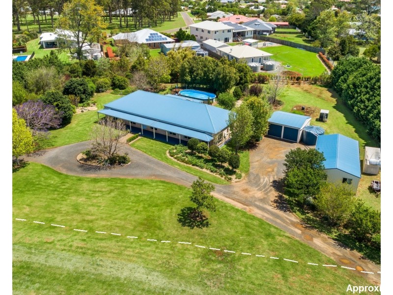 9 Bernard Court, Highfields QLD 4352