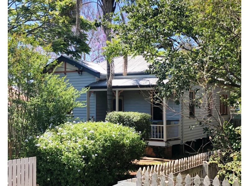 21 Albert Street, Newtown QLD 4350