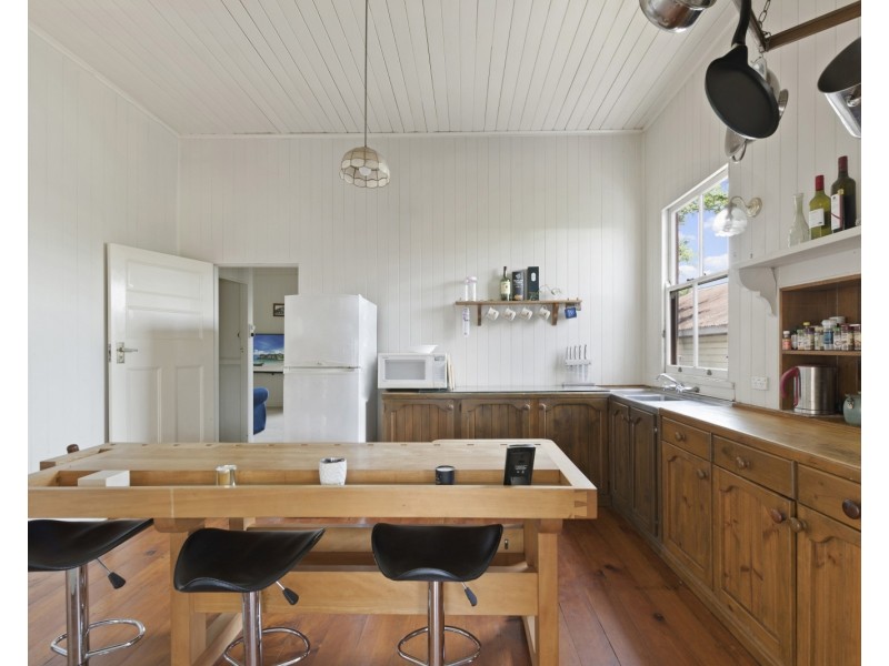 21 Albert Street, Newtown QLD 4350