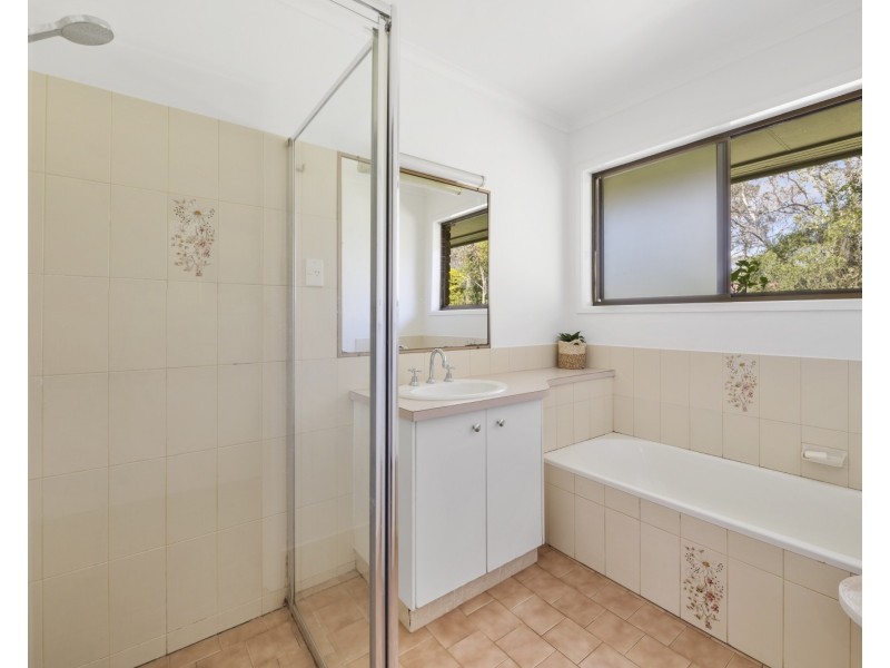 4 Echidna Crescent, Top Camp QLD 4350