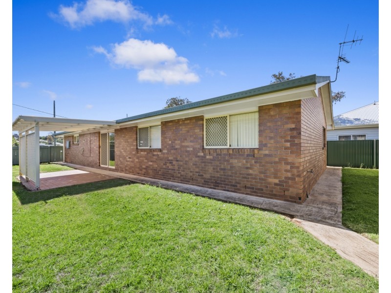 108 Water Street, South Toowoomba QLD 4350