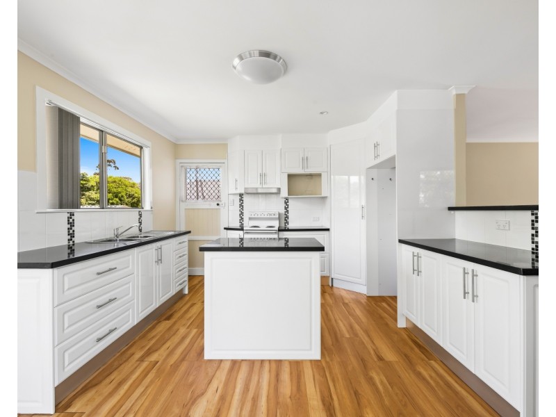 12 Elworthy Street, Harlaxton QLD 4350