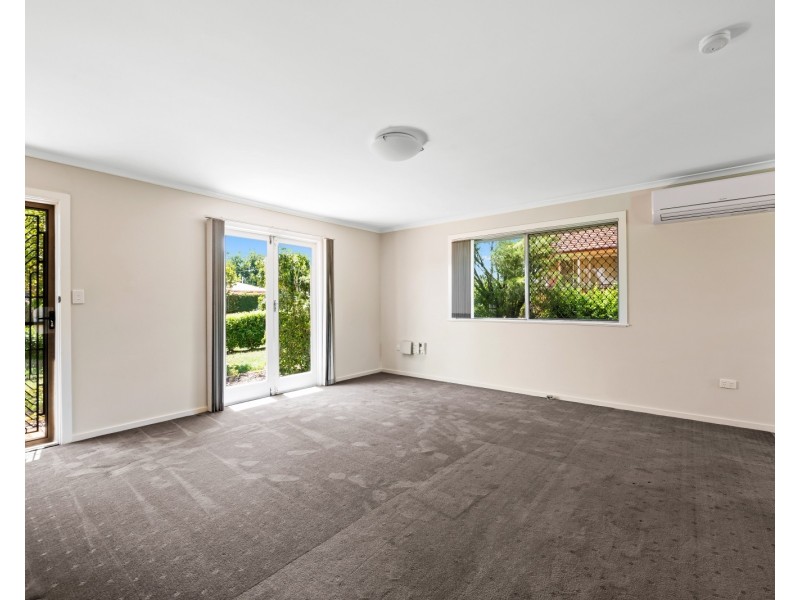 12 Elworthy Street, Harlaxton QLD 4350