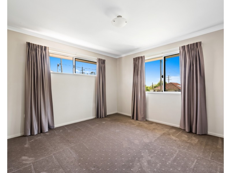 12 Elworthy Street, Harlaxton QLD 4350