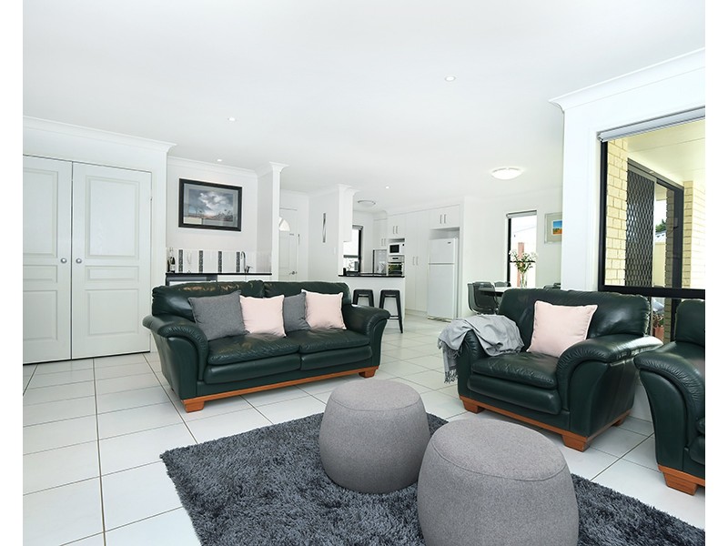 1/204 Stenner Street, Middle Ridge QLD 4350