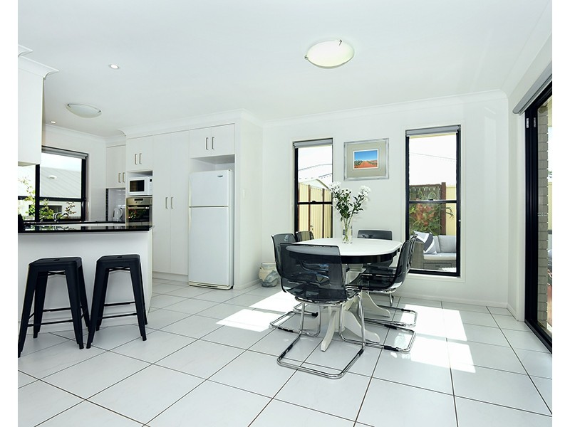 1/204 Stenner Street, Middle Ridge QLD 4350