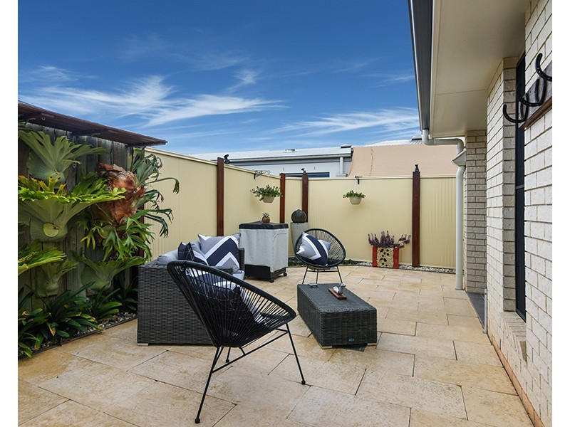 1/204 Stenner Street, Middle Ridge QLD 4350