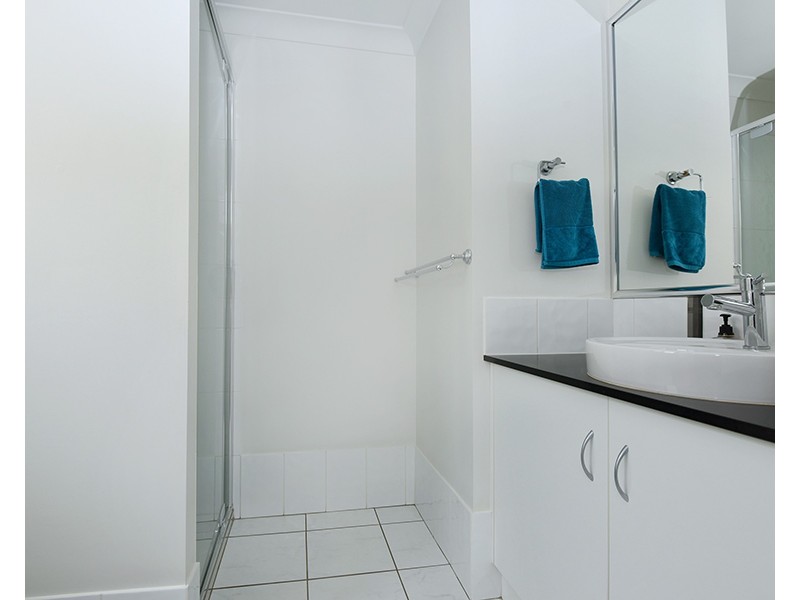 1/204 Stenner Street, Middle Ridge QLD 4350