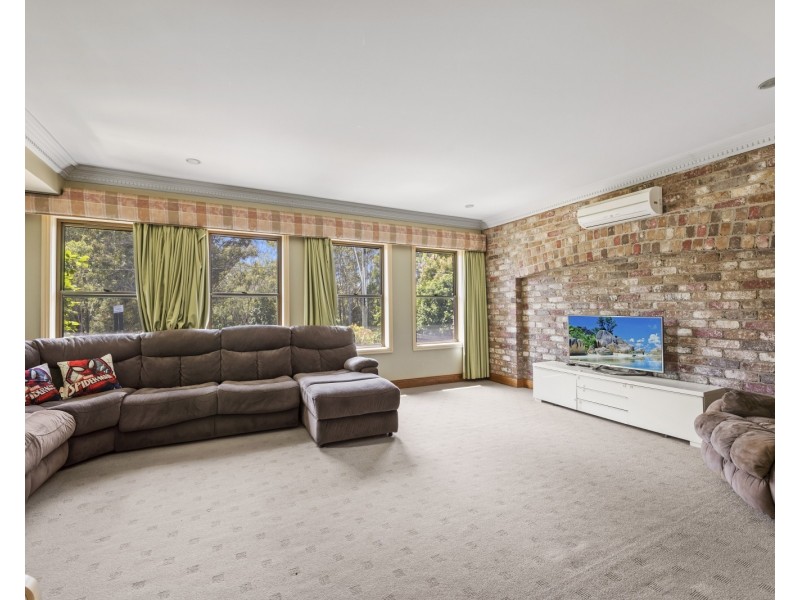 271 Mackenzie Street, Centenary Heights QLD 4350