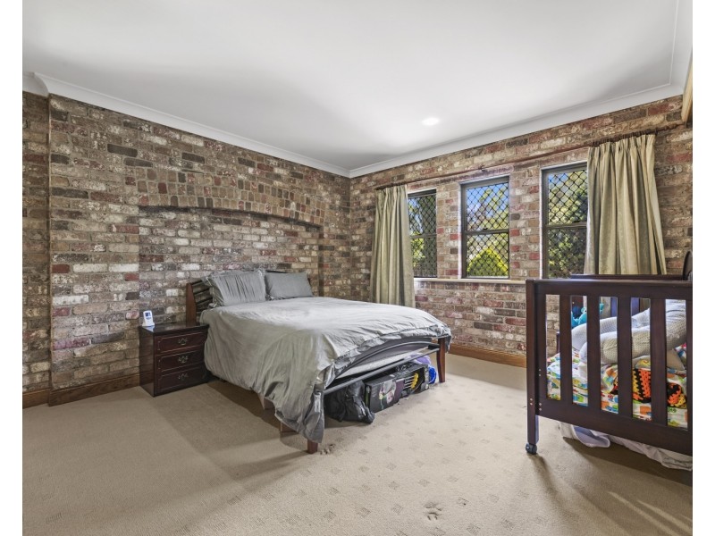 271 Mackenzie Street, Centenary Heights QLD 4350