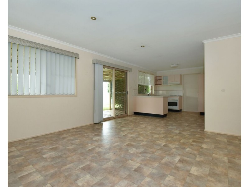 2 Oaklands Court, Glenvale QLD 4350