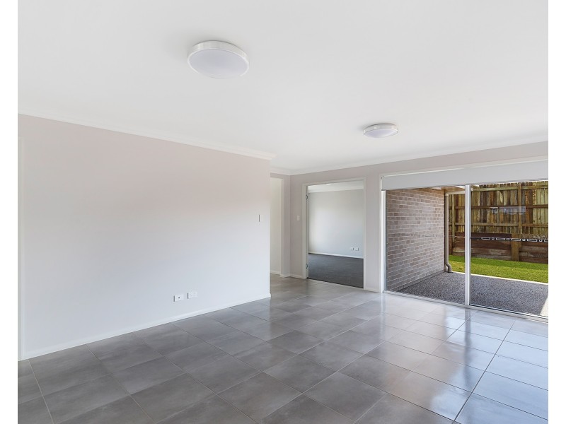 4 Renshaw Crescent, Kearneys Spring QLD 4350