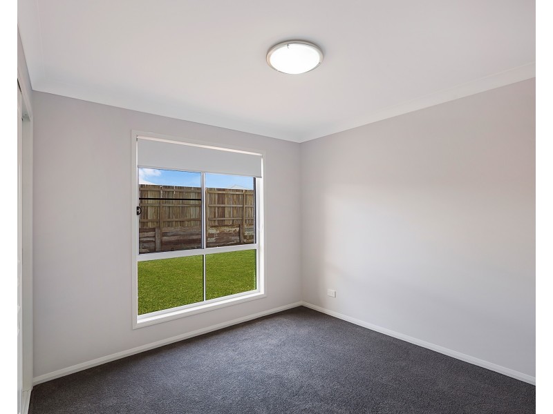 4 Renshaw Crescent, Kearneys Spring QLD 4350