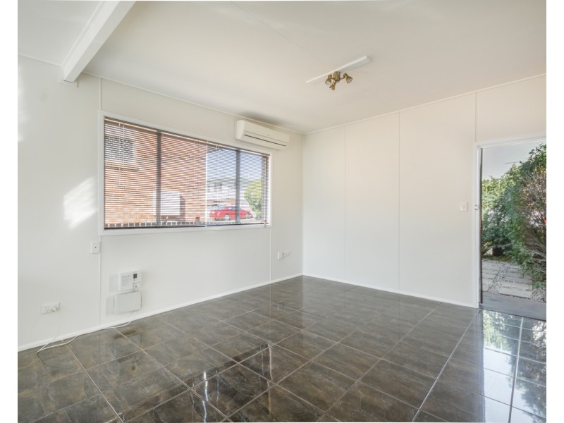2/11 Frederick Street, East Toowoomba QLD 4350