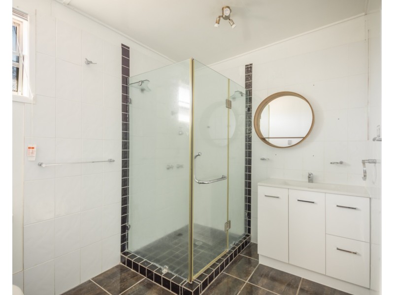 2/11 Frederick Street, East Toowoomba QLD 4350