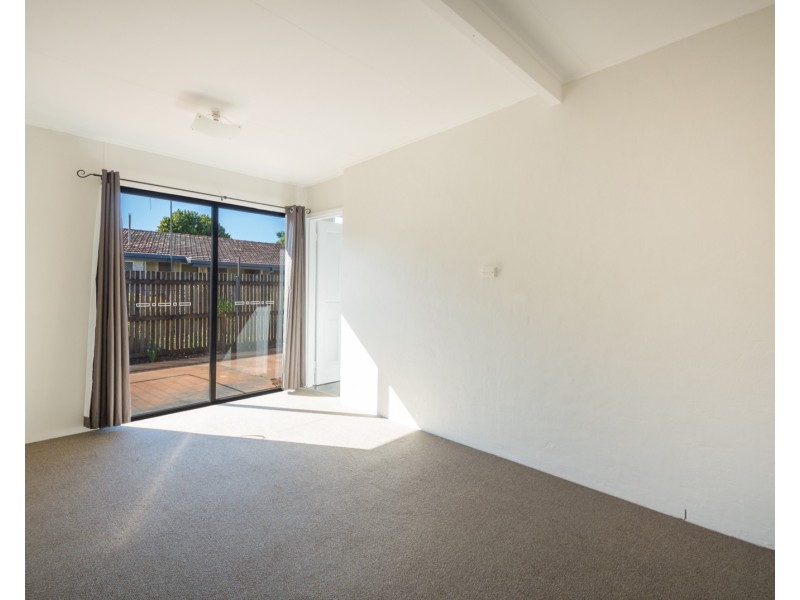 2/11 Frederick Street, East Toowoomba QLD 4350