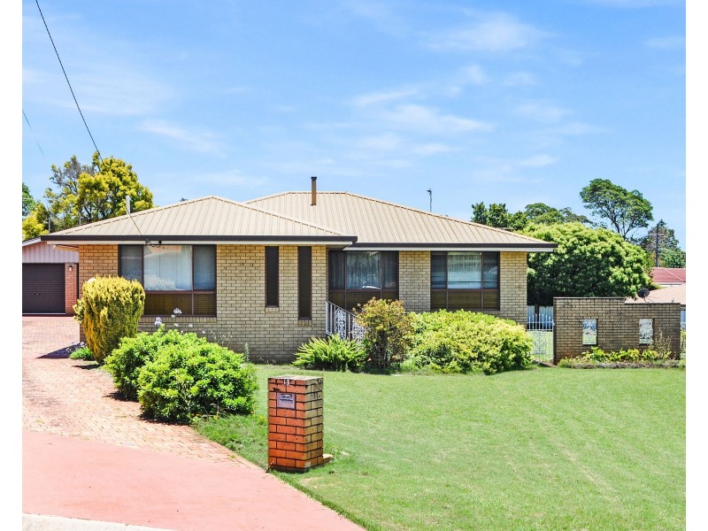 13 Zoe Court, Centenary Heights QLD 4350