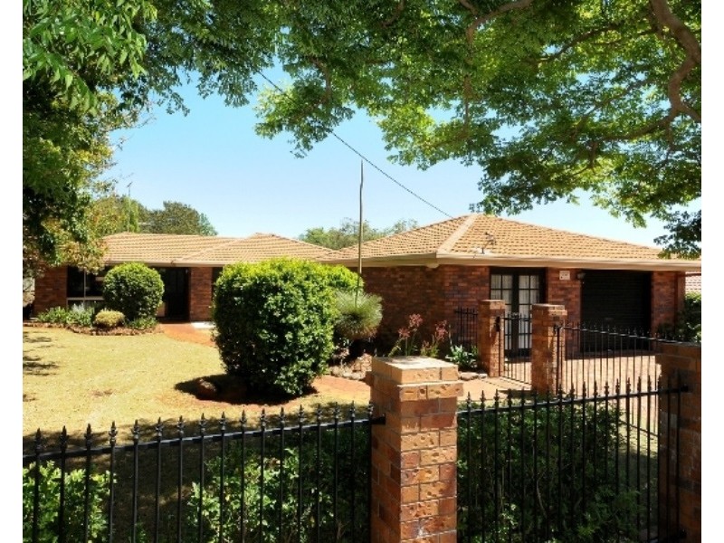 129 Rowbotham Street, Rangeville QLD 4350