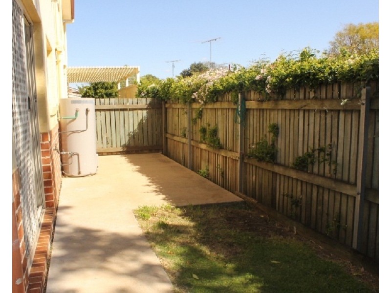 2/5a Frederick Street, East Toowoomba QLD 4350