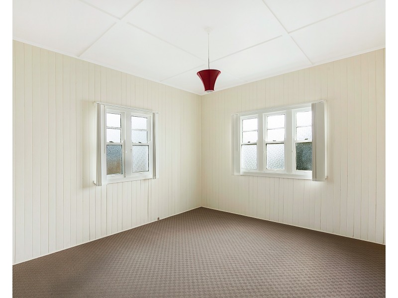 90 Anzac Avenue, Newtown QLD 4350