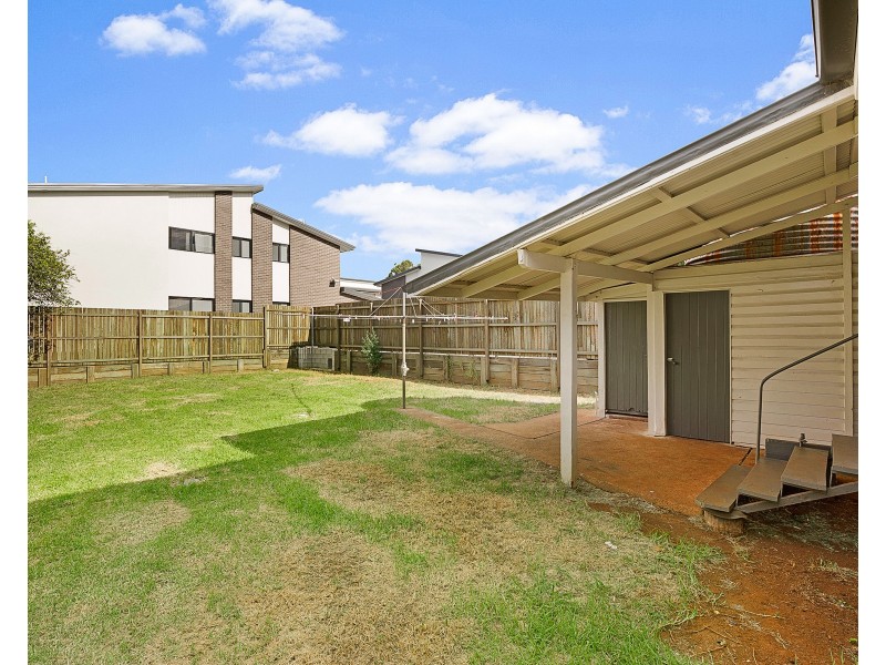 90 Anzac Avenue, Newtown QLD 4350