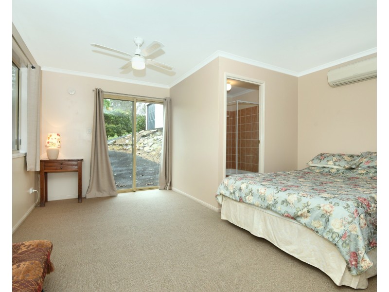 10 Buena Vista Crescent, Blue Mountain Heights QLD 4350