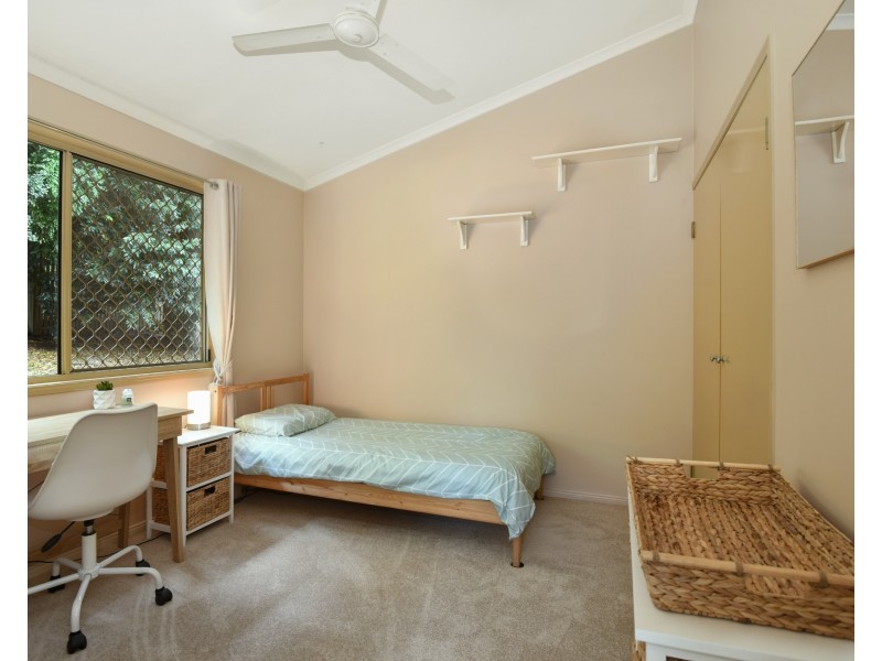 10 Buena Vista Crescent, Blue Mountain Heights QLD 4350