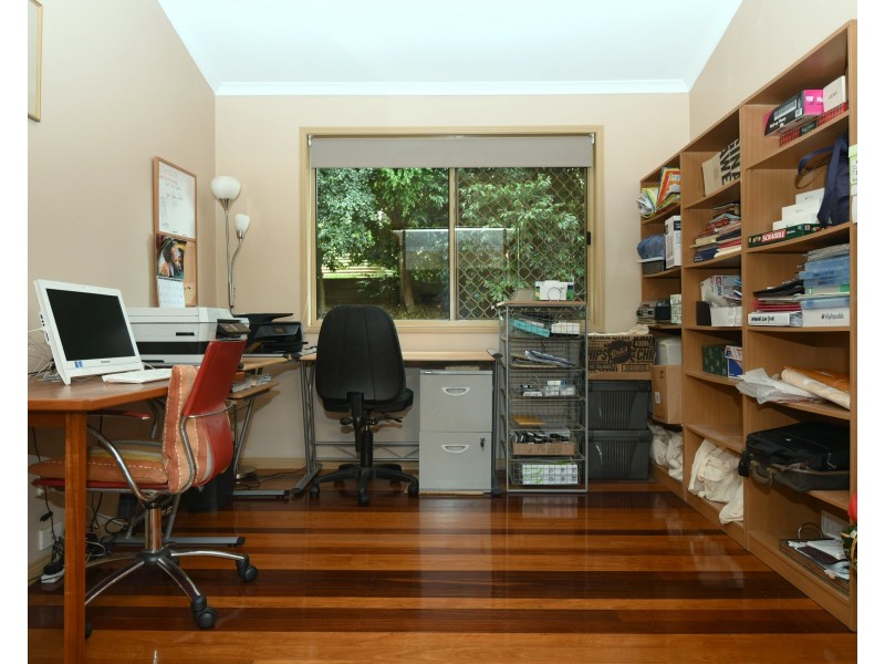 10 Buena Vista Crescent, Blue Mountain Heights QLD 4350