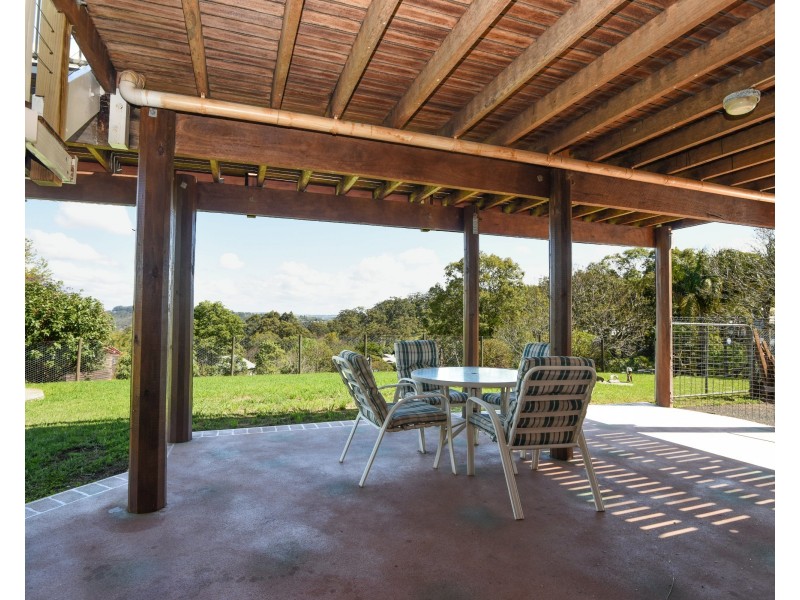 10 Buena Vista Crescent, Blue Mountain Heights QLD 4350