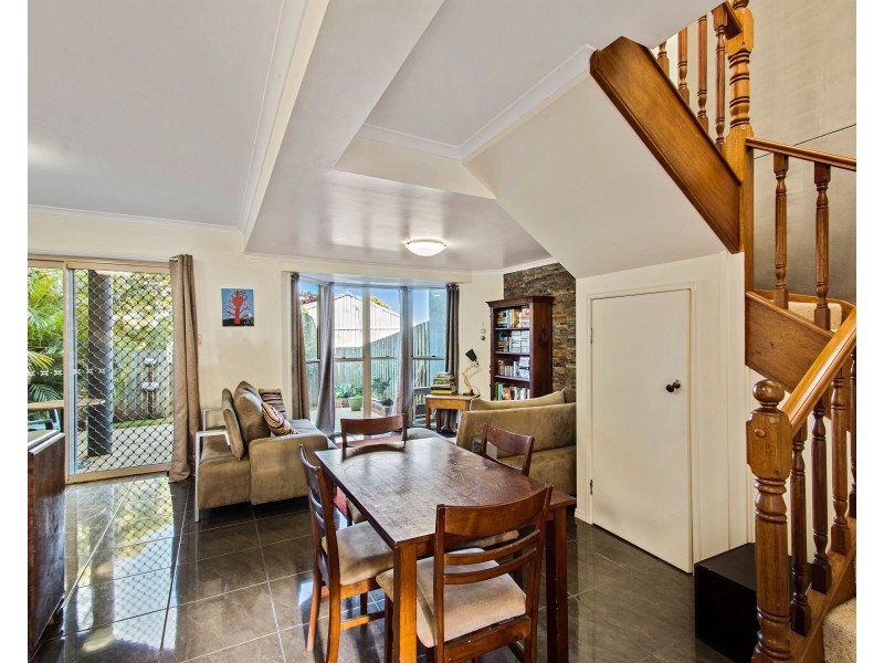 8/247 Herries Street, Newtown QLD 4350