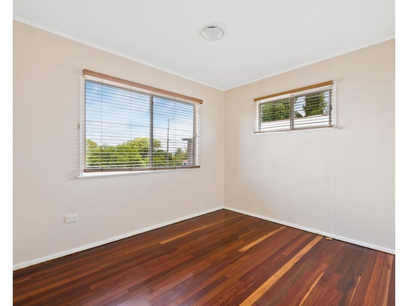 55 Jellicoe Street, Mount Lofty QLD 4350