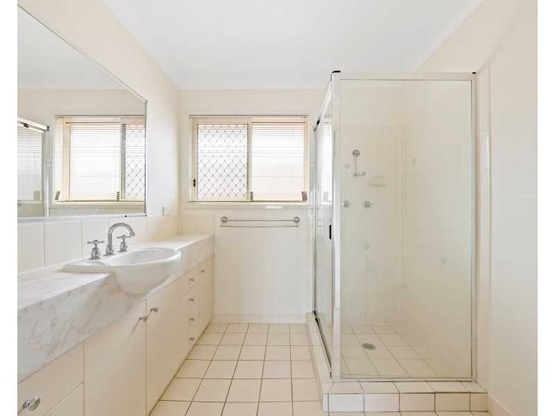 8 Strathconan Drive, Glenvale QLD 4350