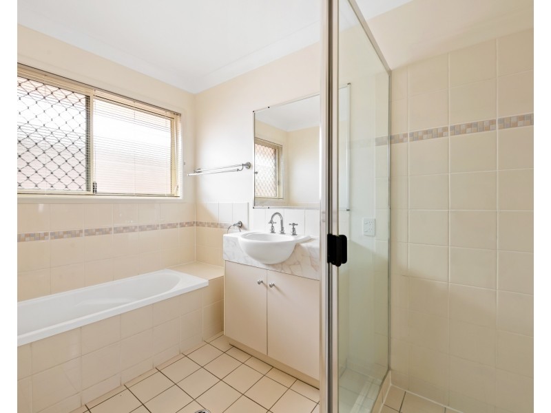 8 Strathconan Drive, Glenvale QLD 4350