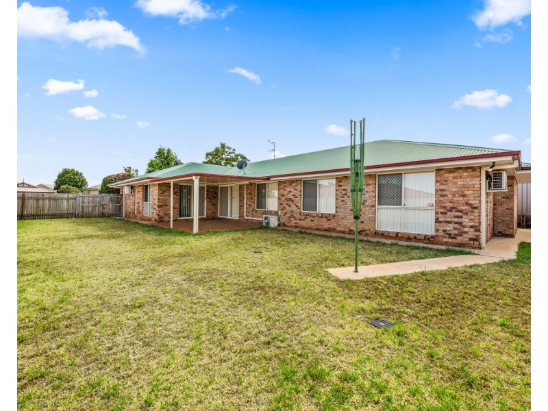 8 Strathconan Drive, Glenvale QLD 4350